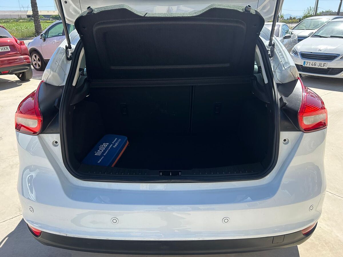 FORD FOCUS BUSINESS 1.5 TDCI AUTO SPANISH LHD IN SPAIN 105000 MILES SUPERB 2016